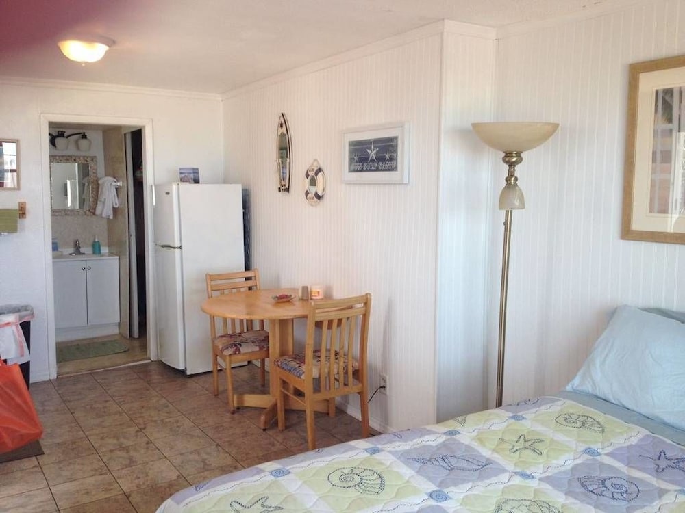 Sun N Fun Beachfront Vacation Rentals - thumb 5