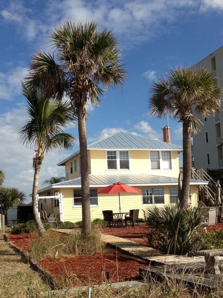 Sun N Fun Beachfront Vacation Rentals - thumb 2