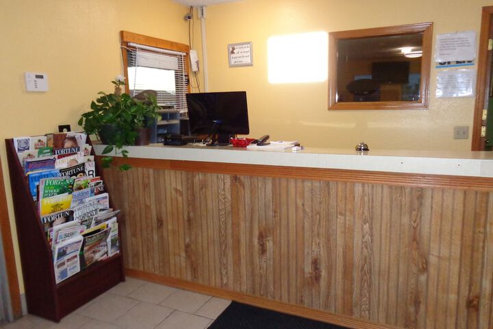 National 9 Inn Garden City - thumb 3