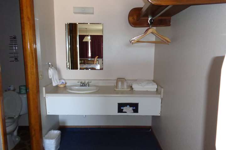 National 9 Inn Garden City - thumb 5