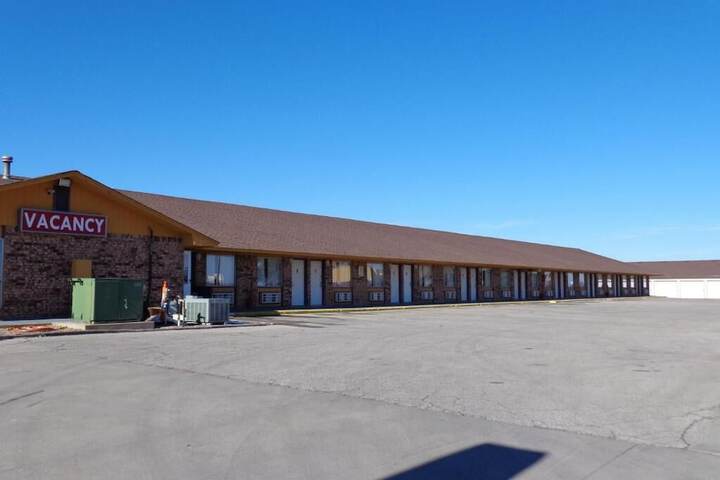 National 9 Inn Garden City - thumb 1