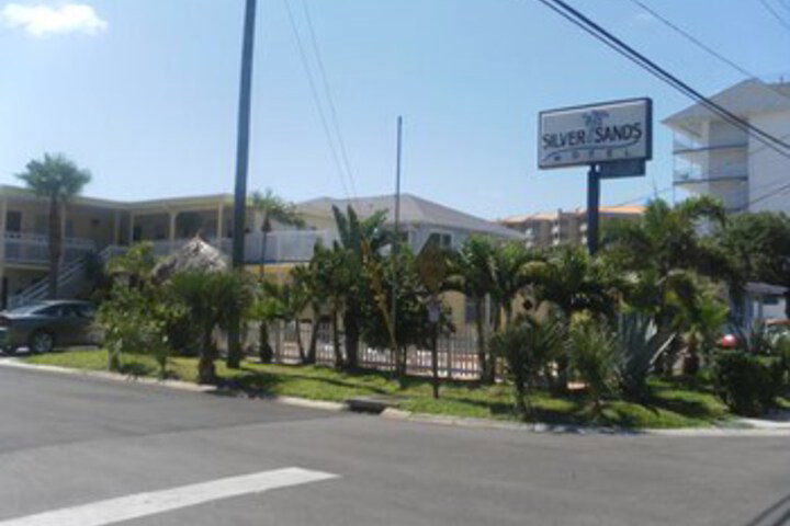 Silver Sands Motel - thumb 2