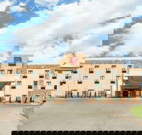 Comfort Suites Dodge City - Orlando Tourists