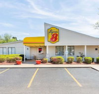 Super 8 by Wyndham Aberdeen Southern Pines - Orlando Tourists