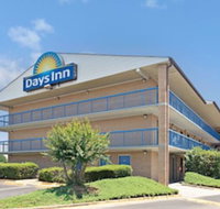 Days Inn by Wyndham Charlotte Northlake - Orlando Tourists