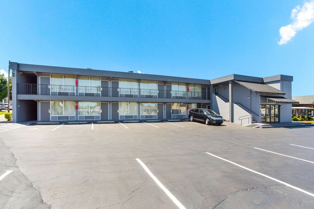 Econo Lodge - thumb 1