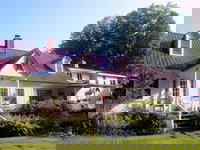 The Buttonwood Inn on Mt. Surprise