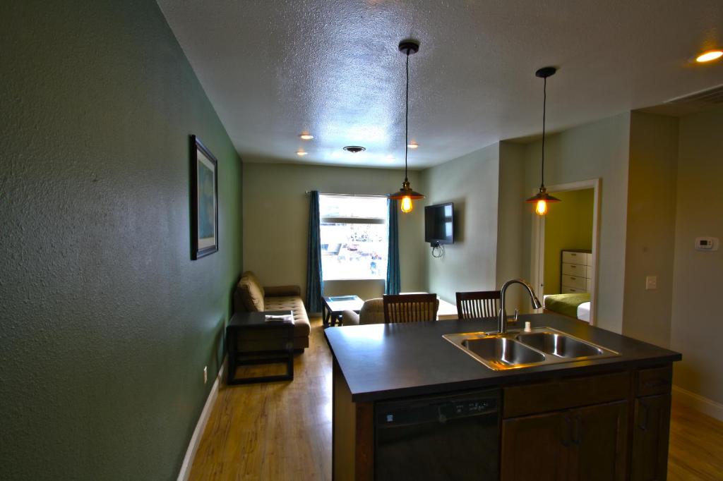 City Loft Apartments - thumb 5