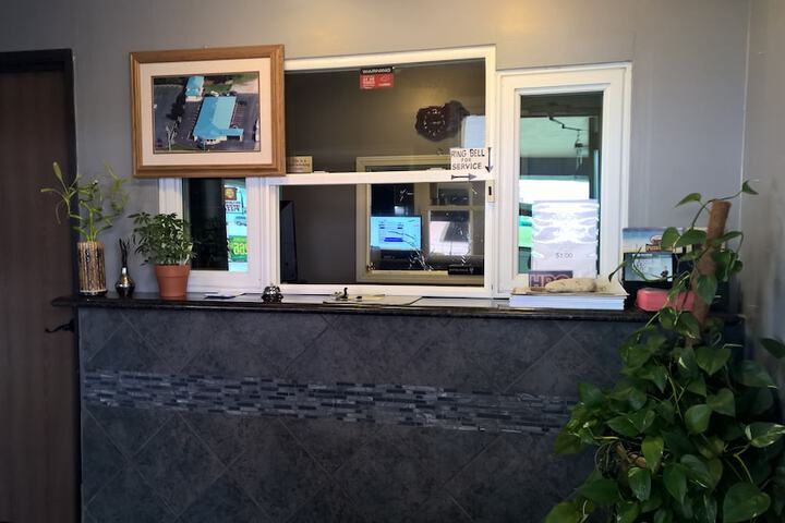 Economy Inn Motel - thumb 2