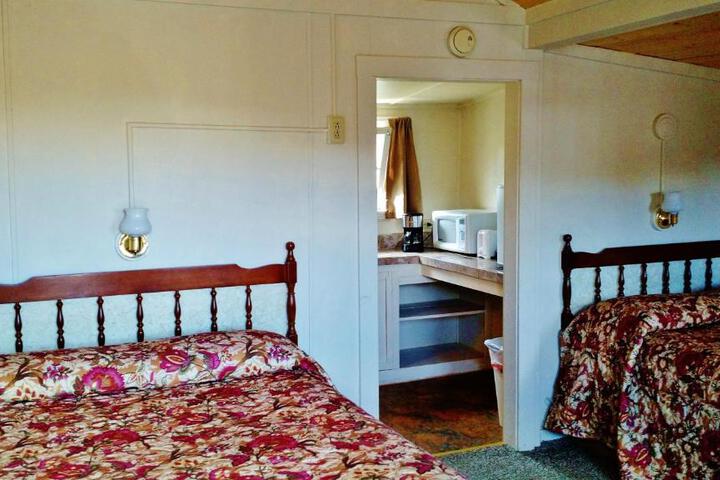 East Glacier Motel & Cabins - thumb 2