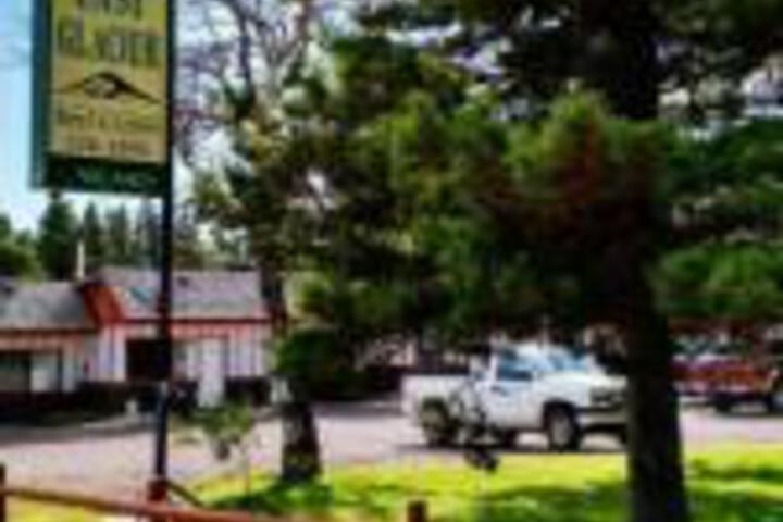East Glacier Motel & Cabins - thumb 0