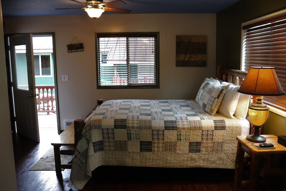 Lone Fir Resort - thumb 4