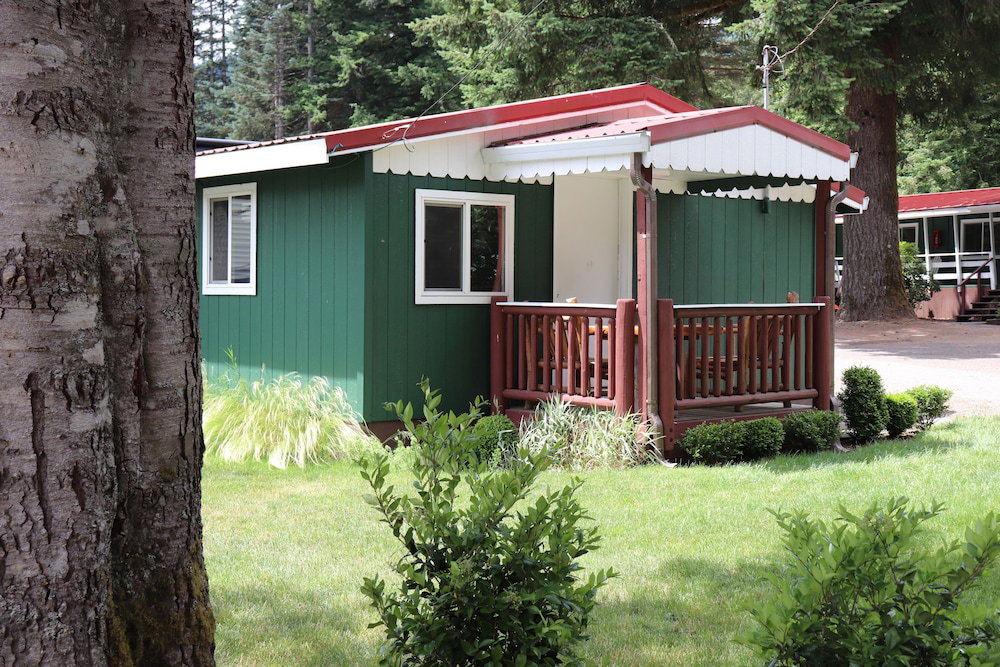 Lone Fir Resort - thumb 3