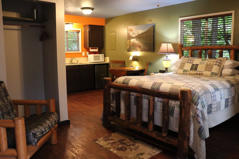 Lone Fir Resort - thumb 5
