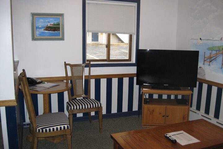 Boyne City Motel - thumb 2