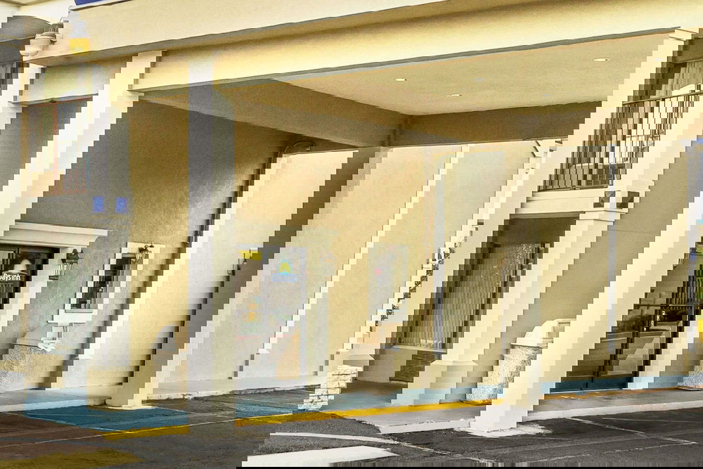 Days Inn By Wyndham Ashland - thumb 1