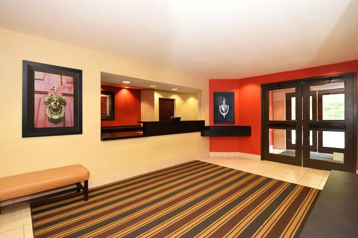 Extended Stay America Suites Phoenix Biltmore - thumb 2