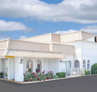 Super 8 by Wyndham Morton Grove/Chicago - Orlando Tourists