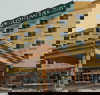 La Quinta Inn  Suites by Wyndham Butte - Orlando Tourists