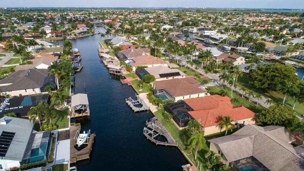 Waterfront Villa Ocean Drive ID1431 - thumb 1