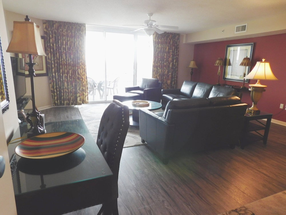 Yacht Club Villas - thumb 2