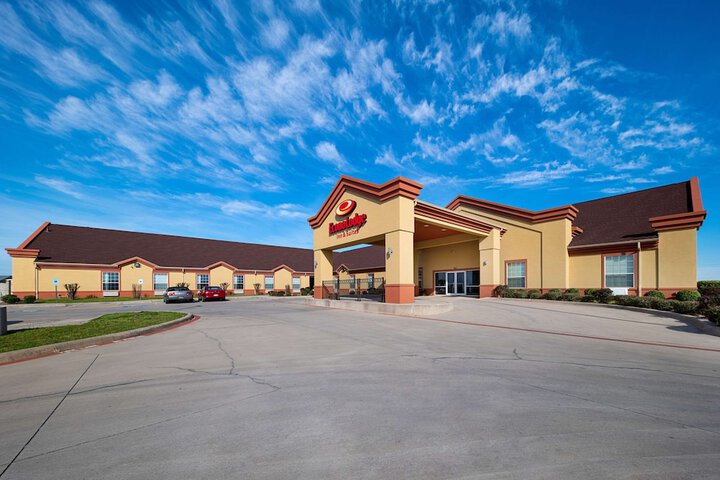 Econo Lodge Inn & Suites Bridgeport - thumb 1