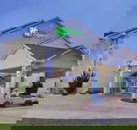 Holiday Inn Express Hotel  Suites an IHG Hotel - Orlando Tourists