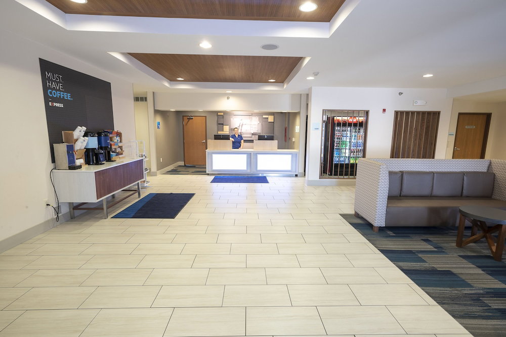 Holiday Inn Express Hotel & Suites Iron Mountain, An IHG Hotel - thumb 6