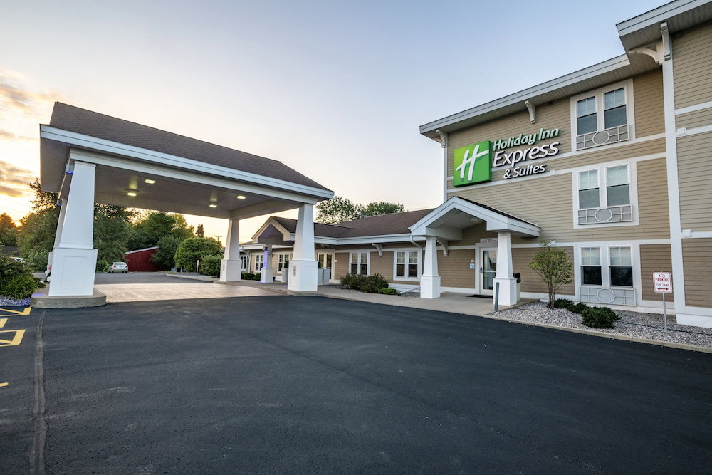 Holiday Inn Express Hotel & Suites Iron Mountain, An IHG Hotel - thumb 1