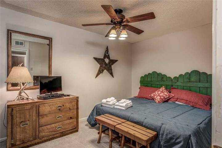 Holly Haven Five Bedroom Cabin - thumb 3