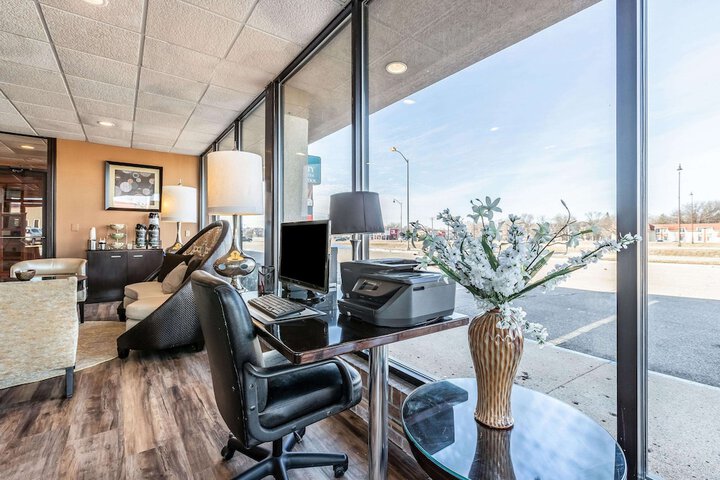 Econo Lodge - thumb 7