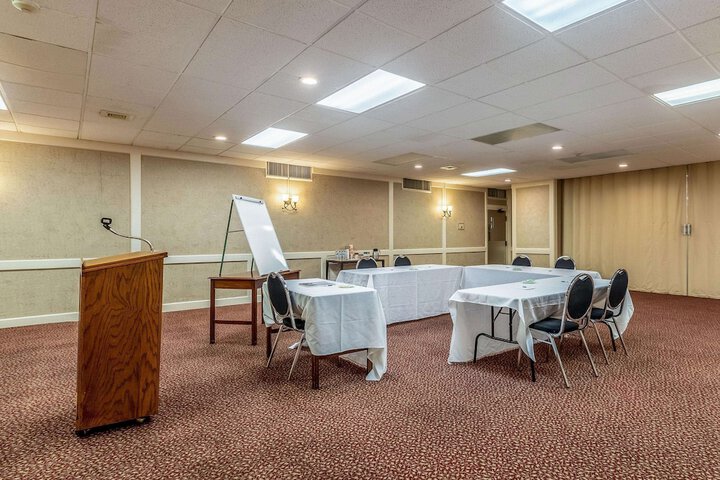 Econo Lodge - thumb 4