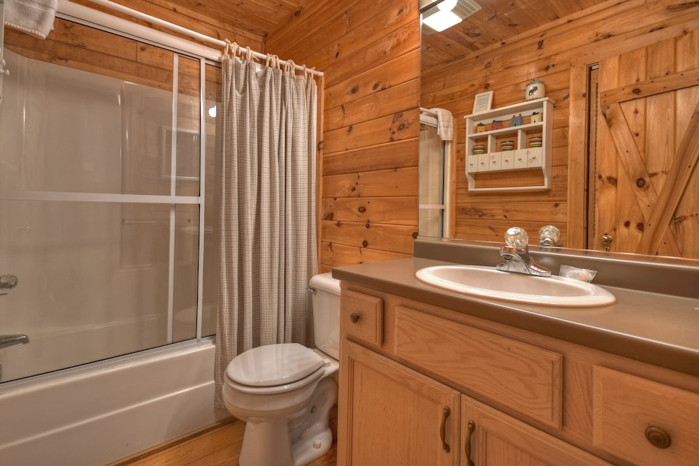 Serenity Now- Secluded Near Toccoa & Ocoee Rivers - thumb 5