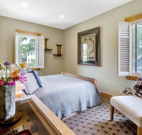 North Fork Waterfront Beach House - Orlando Tourists