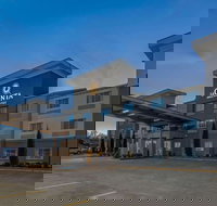 La Quinta Inn  Suites by Wyndham Fayetteville - Orlando Tourists