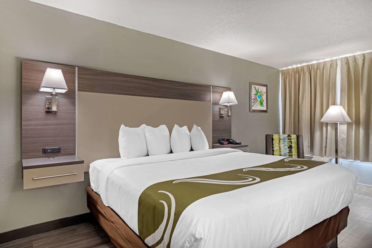 Quality Inn & Suites - thumb 5