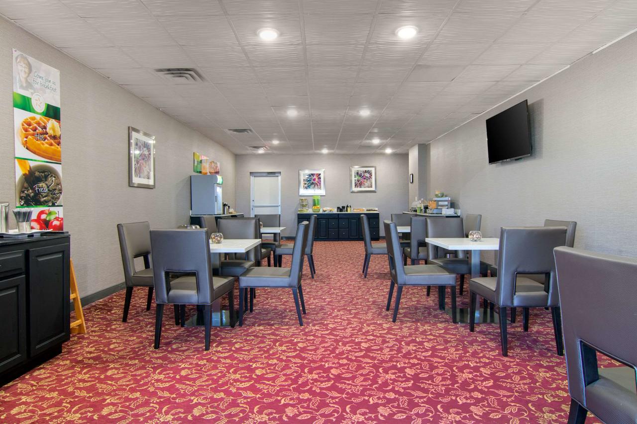 Quality Inn & Suites - thumb 22