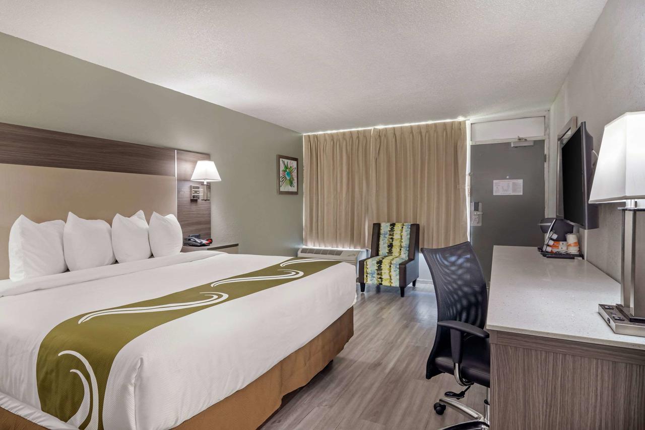 Quality Inn & Suites - thumb 6