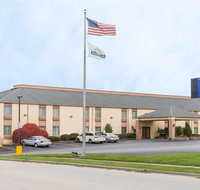 Days Inn & Suites by Wyndham Bloomington/Normal IL - Orlando Tourists