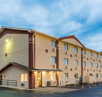 Super 8 by Wyndham Bloomington - Orlando Tourists