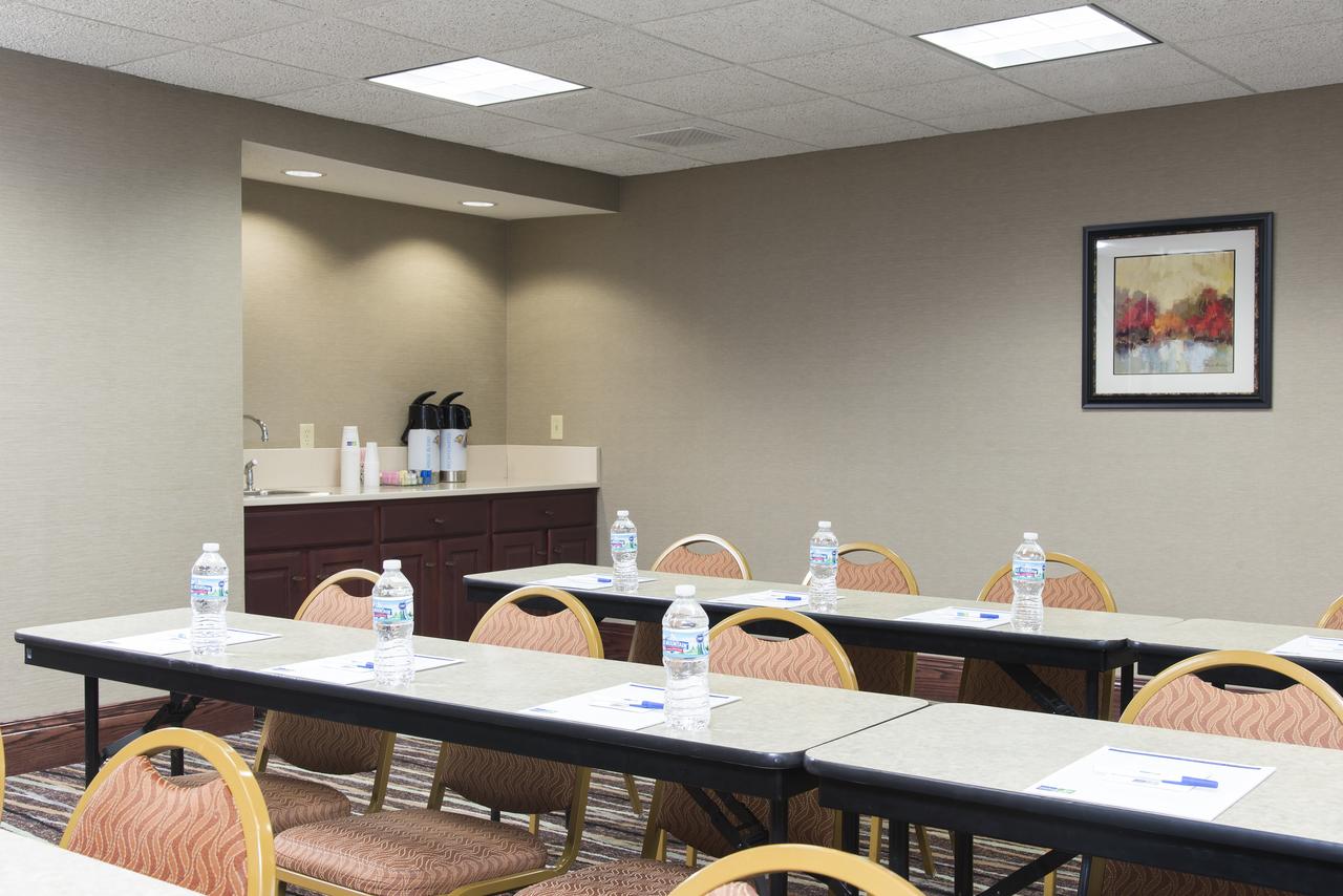 Holiday Inn Express Gas City - thumb 21