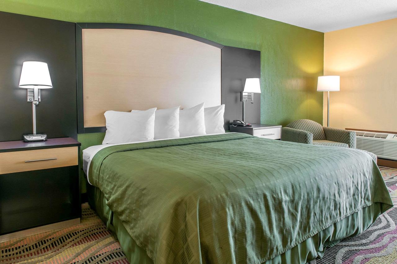 Quality Inn Logansport - thumb 16
