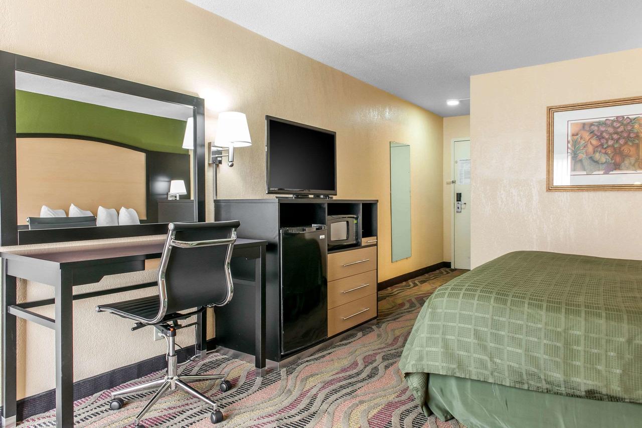 Quality Inn Logansport - thumb 8