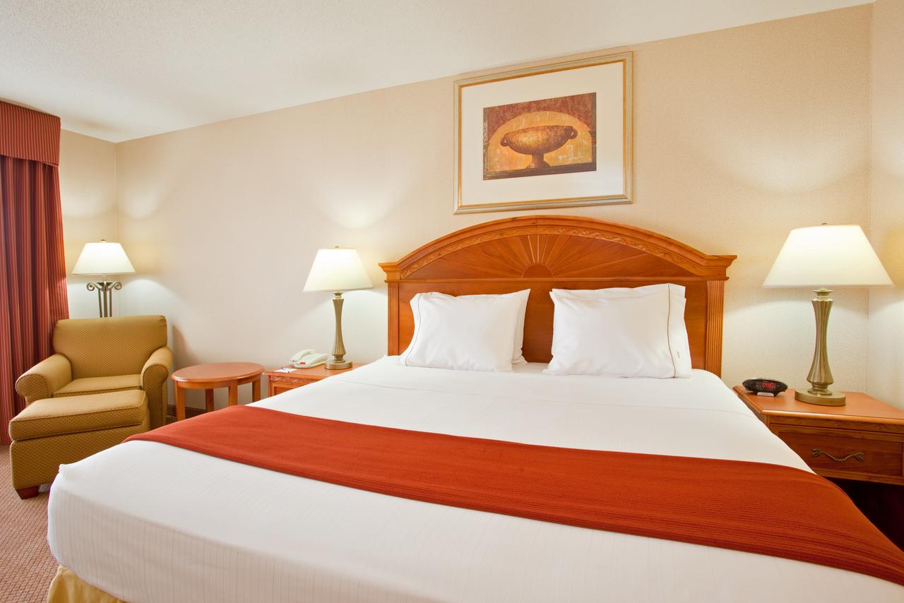 Holiday Inn Express Hotel & Suites Logansport - thumb 19