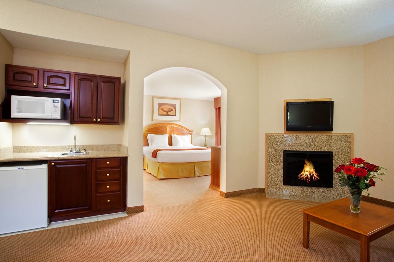 Holiday Inn Express Hotel & Suites Logansport - thumb 25