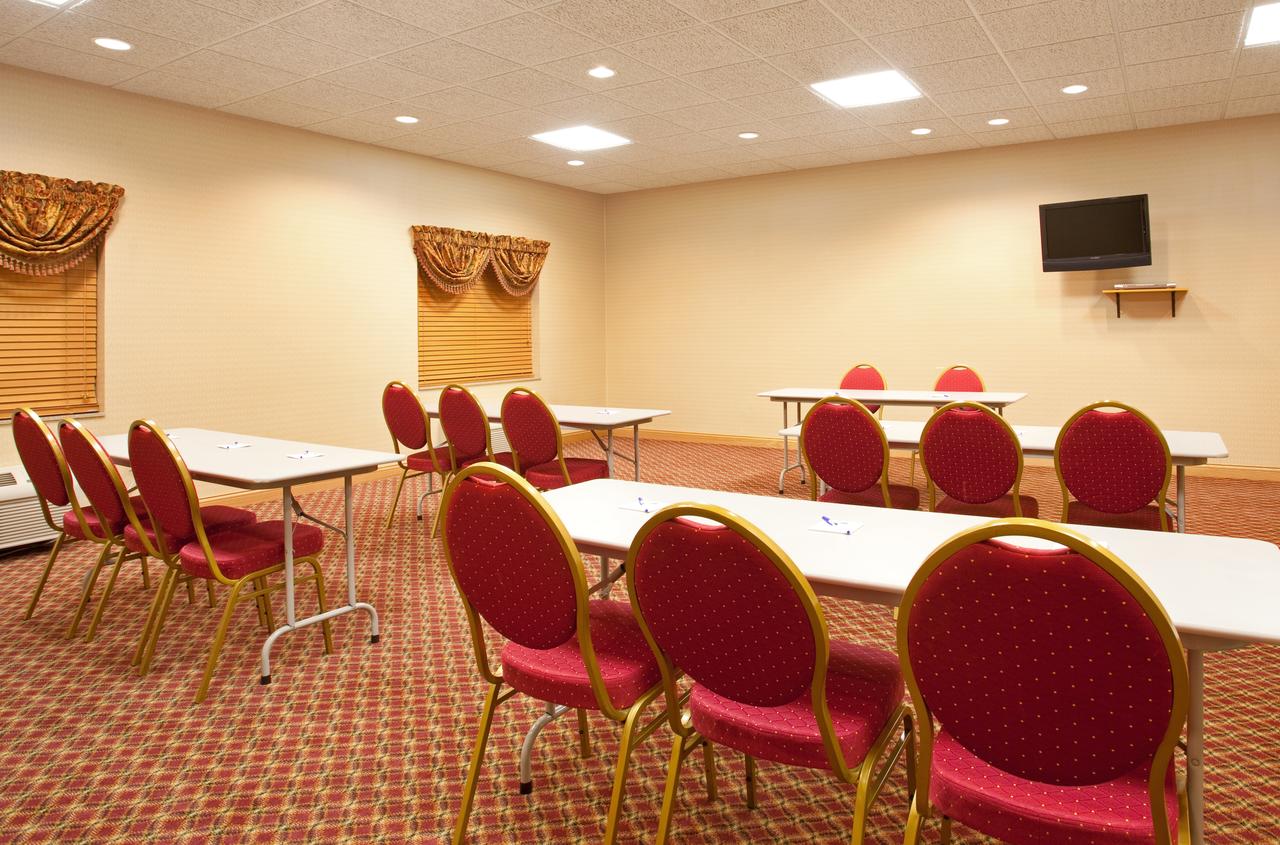 Holiday Inn Express Hotel & Suites Logansport - thumb 7