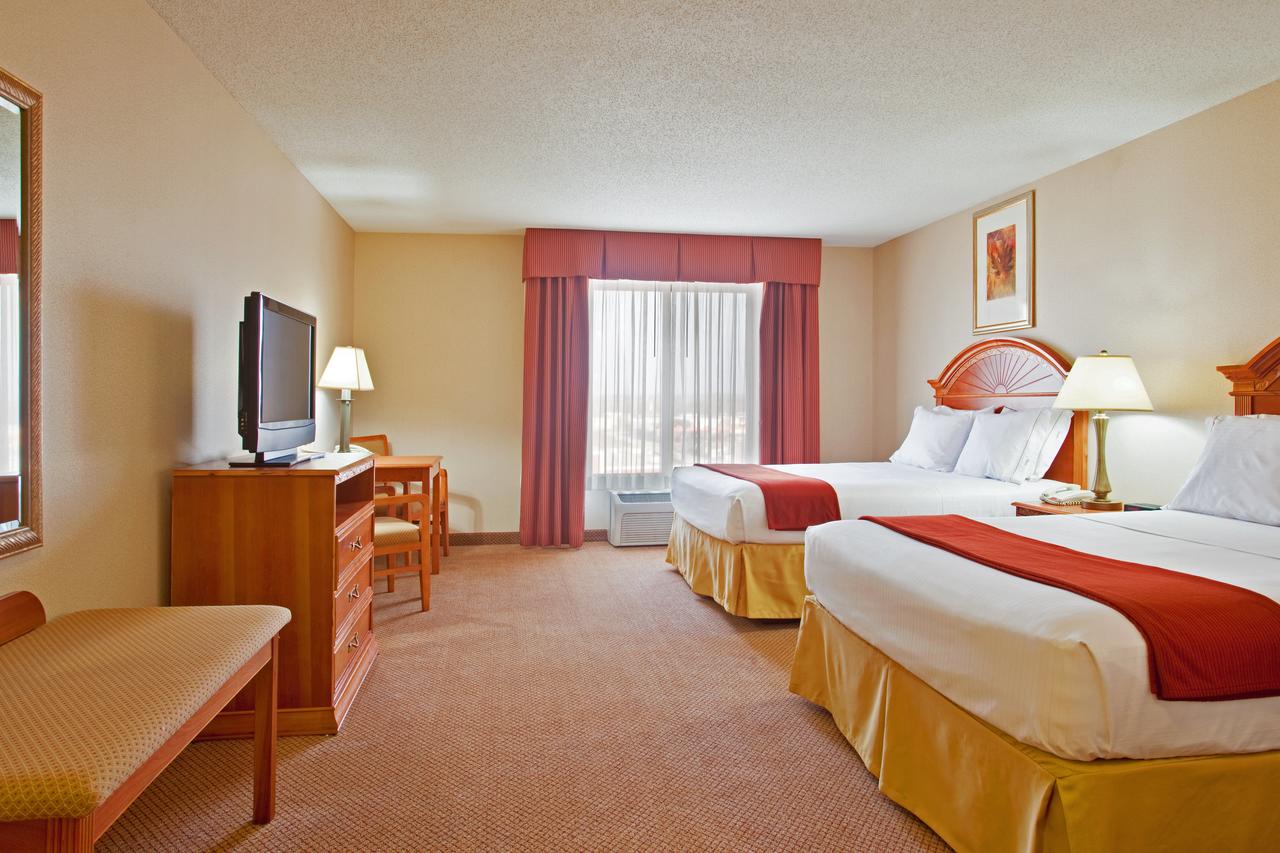 Holiday Inn Express Hotel & Suites Logansport - thumb 1