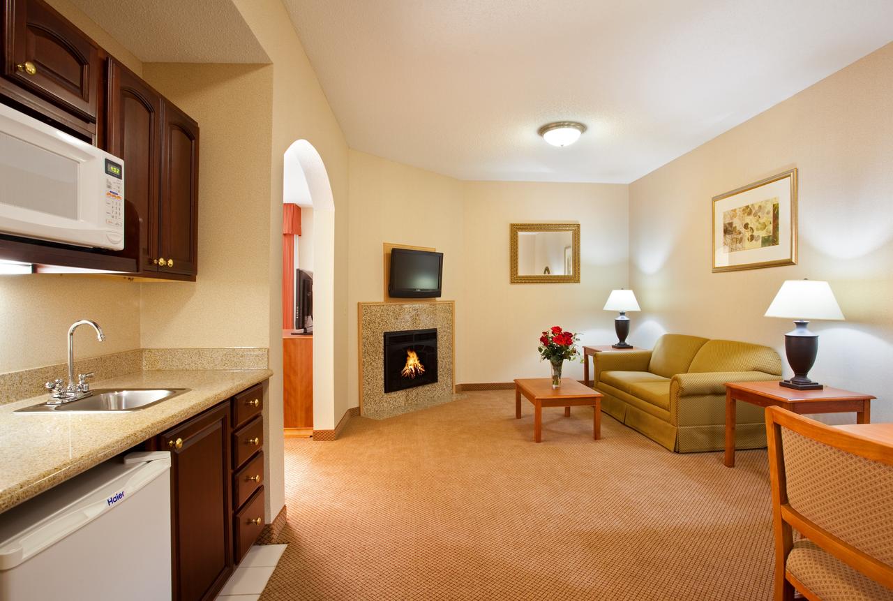 Holiday Inn Express Hotel & Suites Logansport - thumb 22
