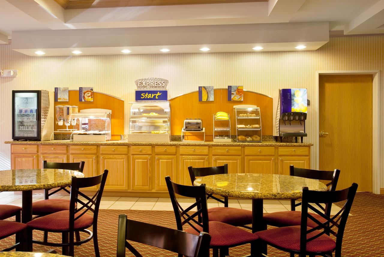 Holiday Inn Express Hotel & Suites Logansport - thumb 24