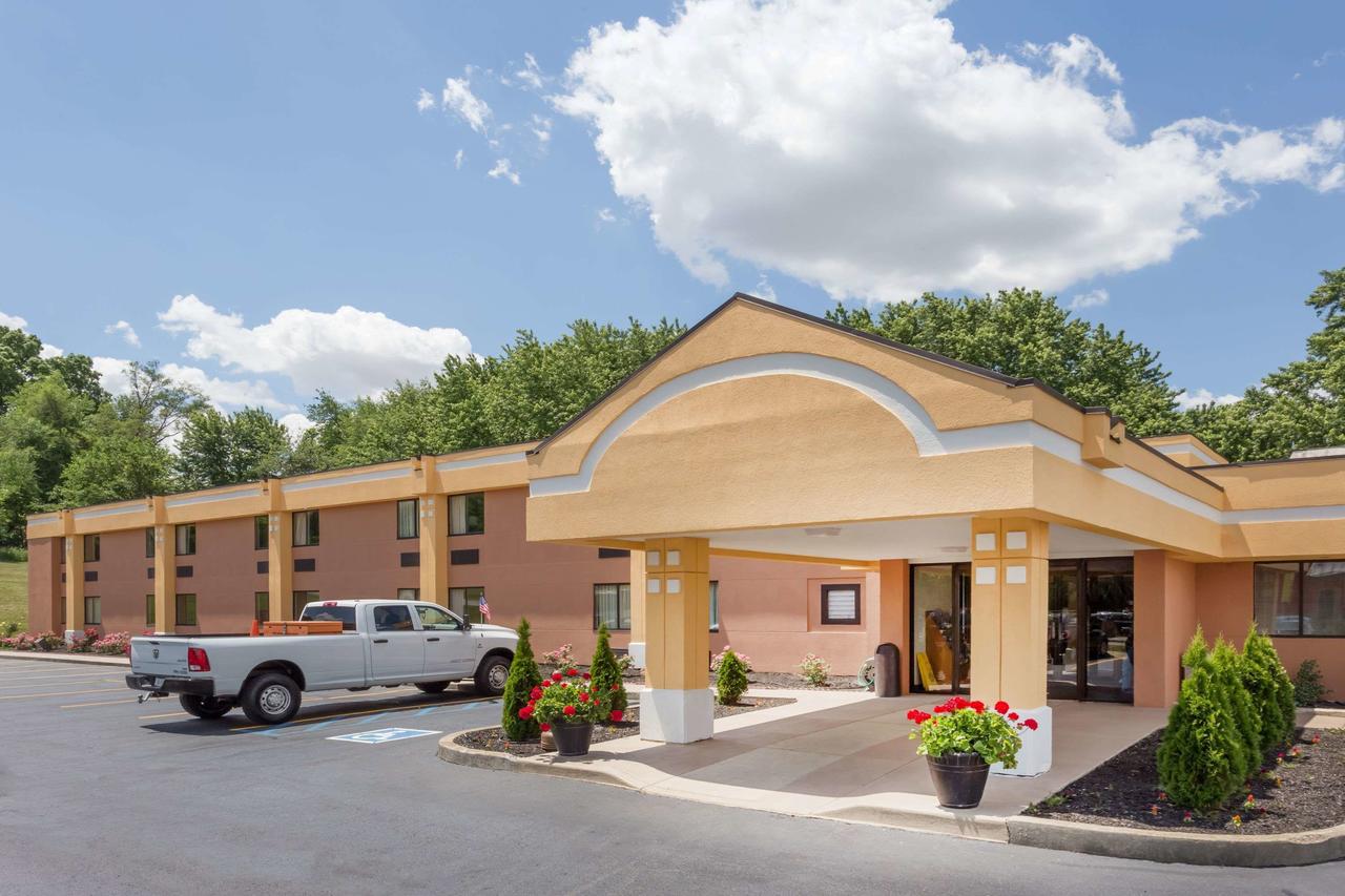Super 8 By Wyndham Logansport - thumb 0